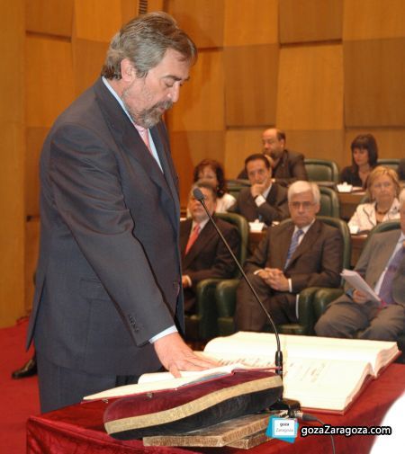 Juan Alberto Belloch jura su cargo ante el pleno