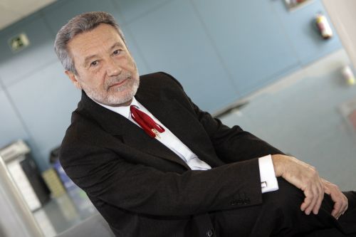 El escritor y comunicador zaragozano Luis del Val El escritor y comunicador zaragozano Luis del Val
