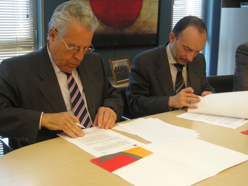 Momento de la firma